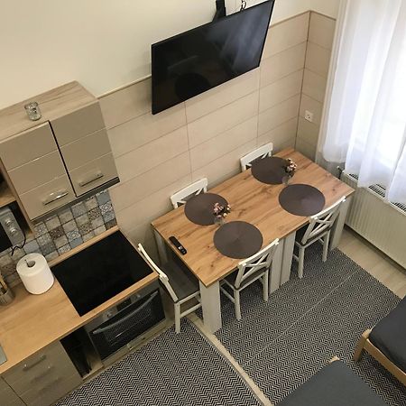 Mora Apartman 2 Kiskunfélegyháza エクステリア 写真