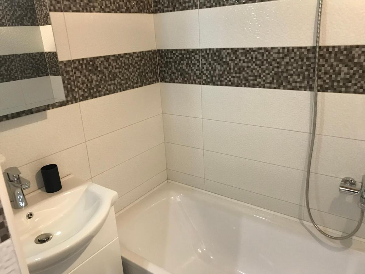 Mora Apartman 2 Kiskunfélegyháza エクステリア 写真