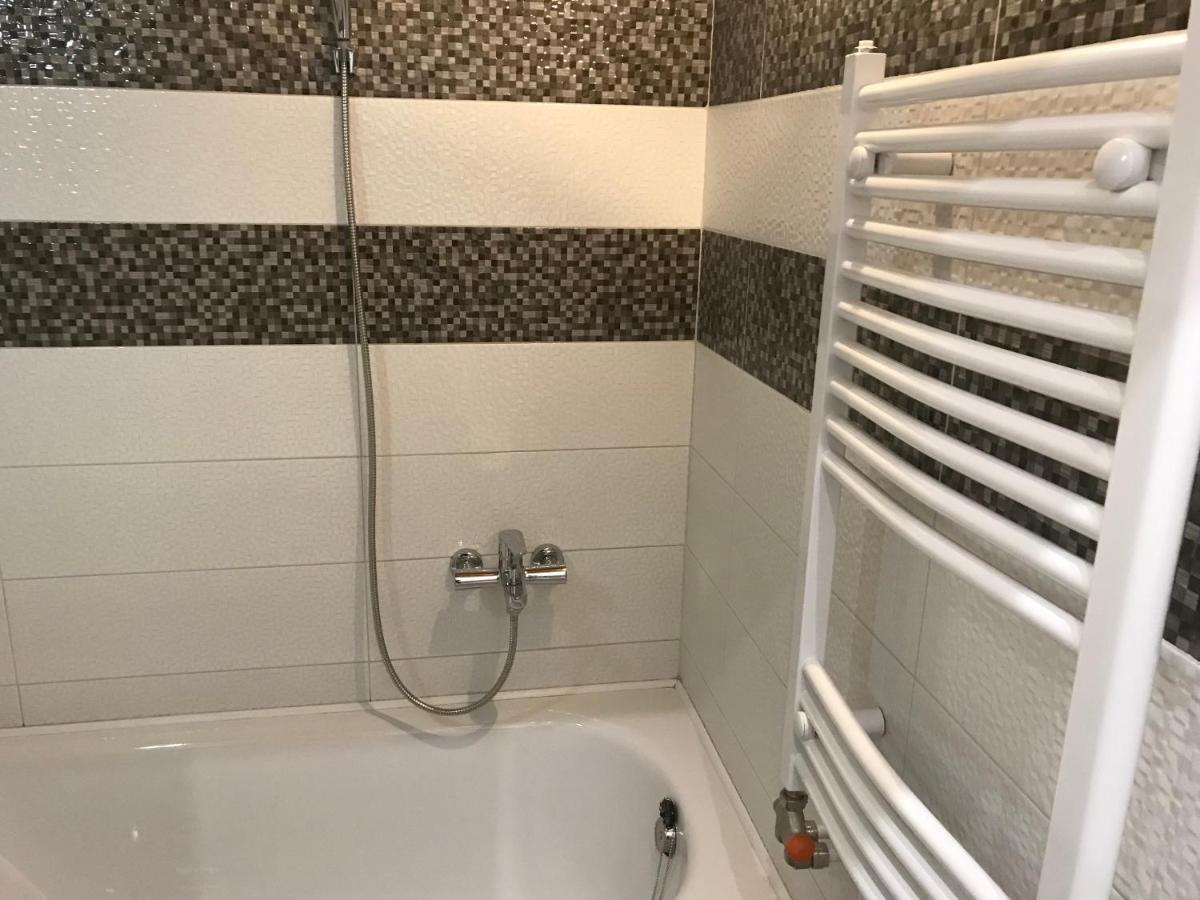 Mora Apartman 2 Kiskunfélegyháza エクステリア 写真