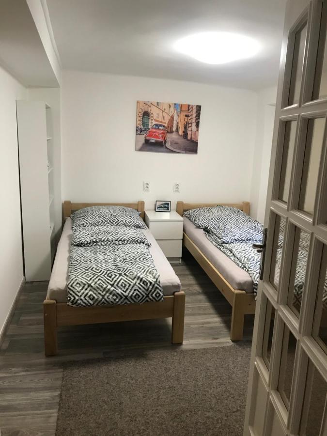 Mora Apartman 2 Kiskunfélegyháza エクステリア 写真