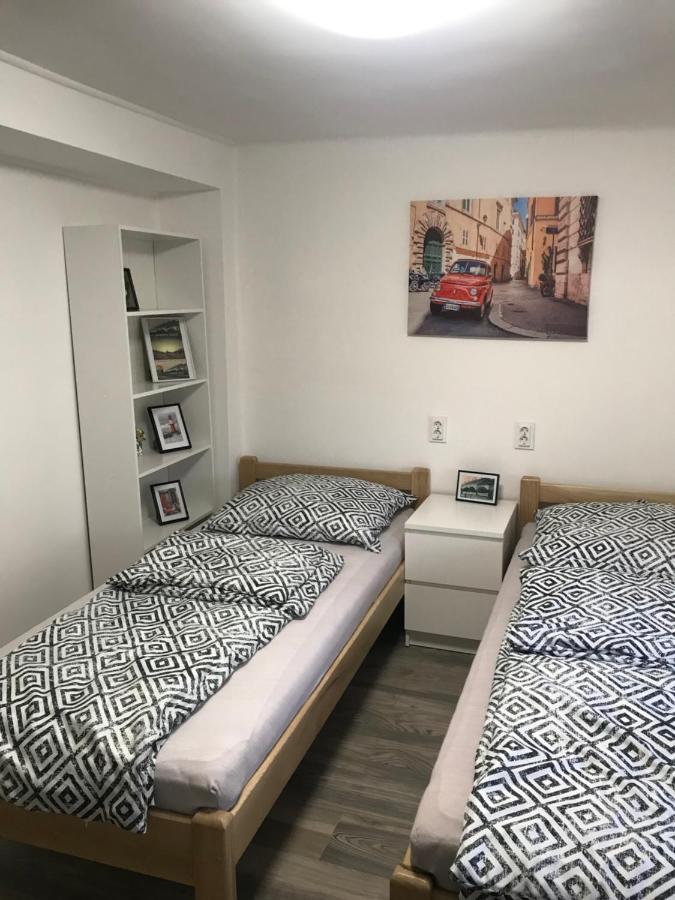 Mora Apartman 2 Kiskunfélegyháza エクステリア 写真