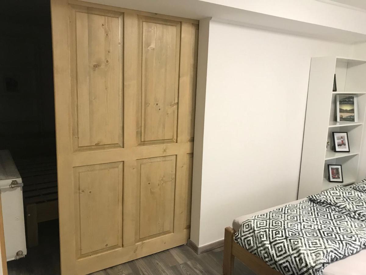 Mora Apartman 2 Kiskunfélegyháza エクステリア 写真
