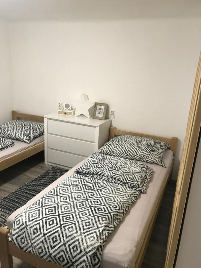 Mora Apartman 2 Kiskunfélegyháza エクステリア 写真